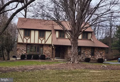 Exterior - 613 Brainerd Pl, Exton, PA 19341 photo 3 of 5