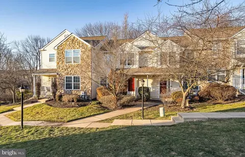 728 Shropshire Dr, West Chester, PA 19382