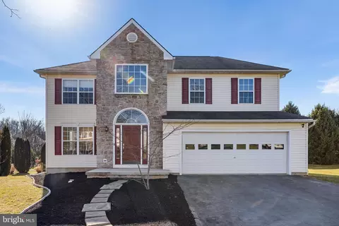 70 N Danbury Cir, Coatesville, PA 19320