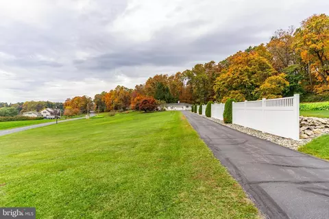 1927 Reservoir Rd, Honey Brook, PA 19344