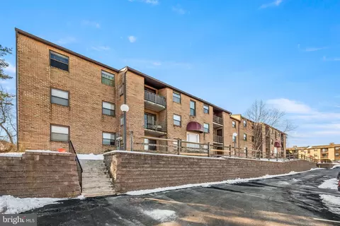 1423 Valley Dr, West Chester, PA 19382