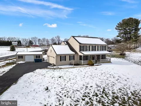 124 Schoolhouse Rd, West Grove, PA 19390