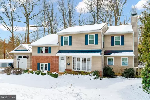 46 Greentree Ln, Malvern, PA 19355