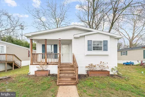 64 Cedarwood Ln, Phoenixville, PA 19460