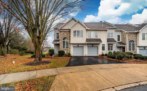 12 Buttonwood Dr, Exton, PA 19341