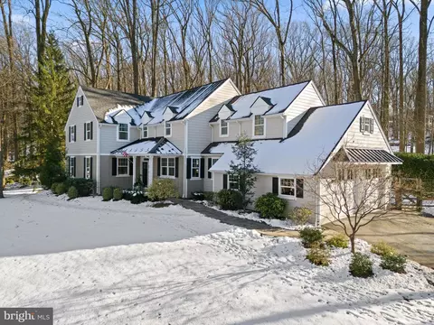 Exterior - 54 Pugh Rd, Wayne, PA 19087 photo 2 of 8