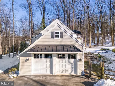 Exterior - 54 Pugh Rd, Wayne, PA 19087 photo 4 of 8