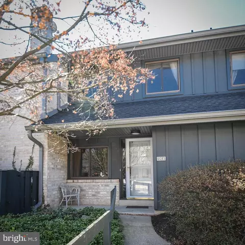 561 Foxwood Ln, Paoli, PA 19301
