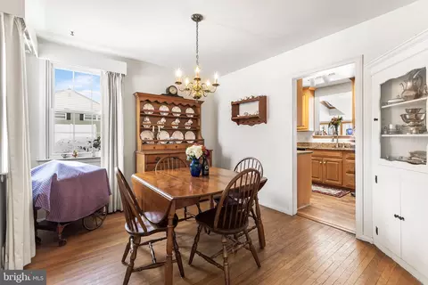 Dining - 414 School Ln, Wayne, PA 19087 photo 1 of 2