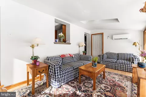 Living - 414 School Ln, Wayne, PA 19087 photo 5 of 8