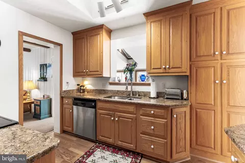 Kitchen - 414 School Ln, Wayne, PA 19087 photo 3 of 4