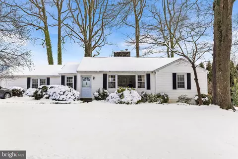 414 School Ln, Wayne, PA 19087