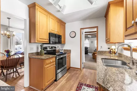 Kitchen - 414 School Ln, Wayne, PA 19087 photo 2 of 4