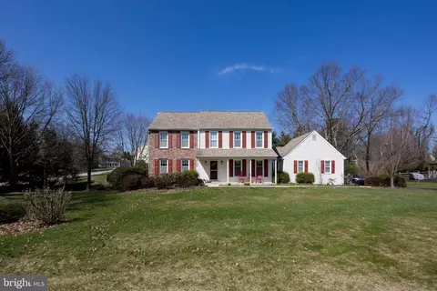 25 Canterbury Cir, Downingtown, PA 19335