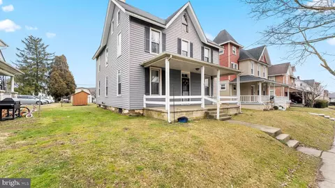 211 Pennsylvania Ave, Avondale, PA 19311