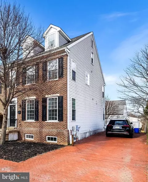 421 Wollerton St, West Chester, PA 19382