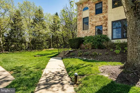 1413 Aspen Ct, West Chester, PA 19380