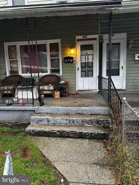 752 Merchant St, Coatesville, PA 19320