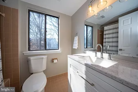 Bath - 908 Mountain View Dr, Wayne, PA 19087 photo 3 of 3