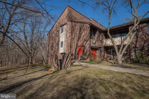 Exterior - 908 Mountain View Dr, Wayne, PA 19087 photo 3 of 5