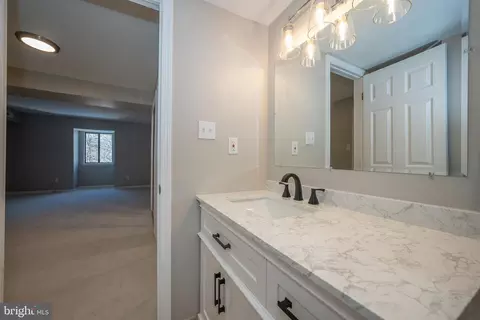 Bath - 908 Mountain View Dr, Wayne, PA 19087 photo 2 of 3