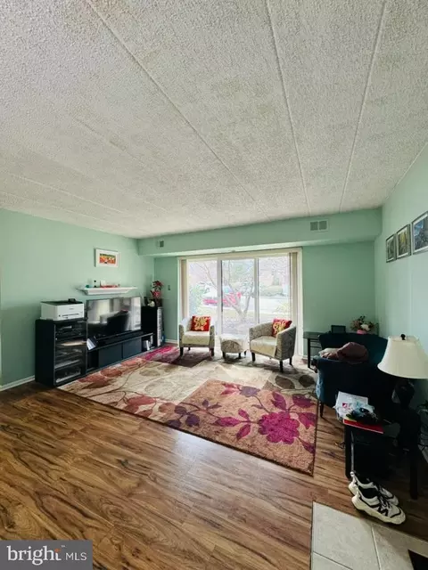 20 Le Forge Ct, Chesterbrook, PA 19087