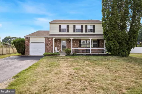 588 Lloyd Ave, Downingtown, PA 19335