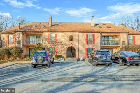 810 Washington Pl #10, Chesterbrook, PA 19087