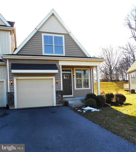 130 Sparrow Ridge Ct, Kennett Square, PA 19348