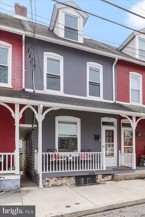214 Hall St, Phoenixville, PA 19460