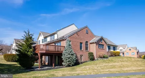 79 Ascot Dr, Elverson, PA 19520