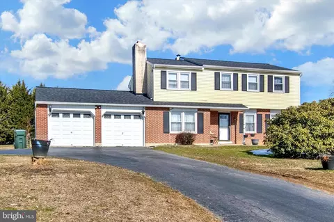 1202 Woodridge Rd, Coatesville, PA 19320