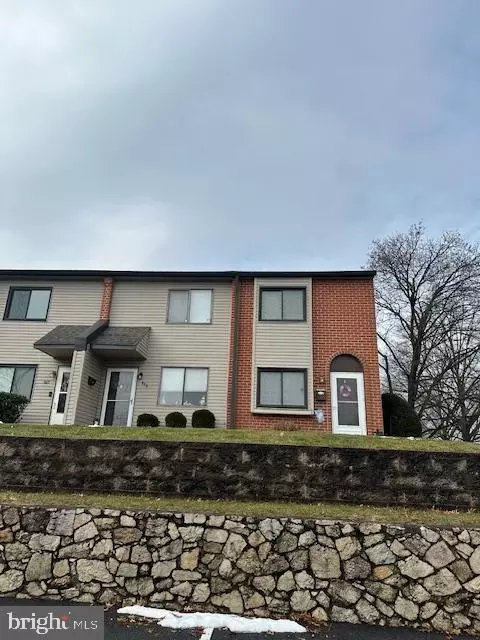 901 Valley Dr, West Chester, PA 19382