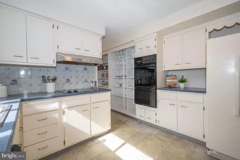 Kitchen - 528 Tory Hill Rd, Devon, PA 19333 photo 3 of 3