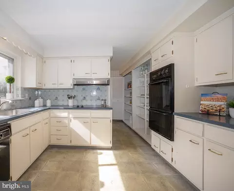 Kitchen - 528 Tory Hill Rd, Devon, PA 19333 photo 2 of 3