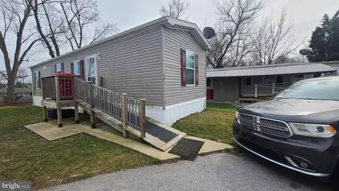 40 Mockingbird Ln, Phoenixville, PA 19460