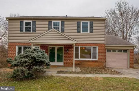 11 Deer Run Ln, Malvern, PA 19355