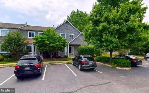 6 Lantern Ln, Chesterbrook, PA 19087