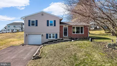 116 Emmanuel Blvd, Phoenixville, PA 19460