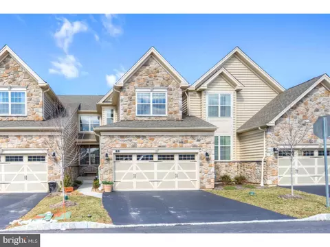 72 Dogwood Ct, Malvern, PA 19355