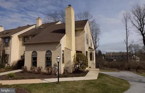 2808 Stoneham Dr, West Chester, PA 19382
