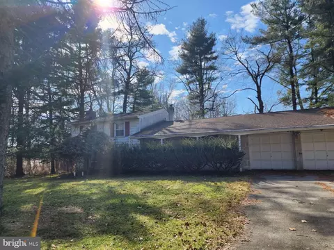 500 Oak Cir, West Chester, PA 19380