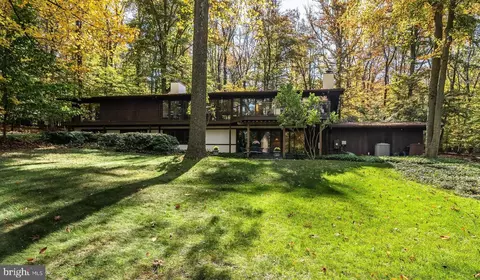 31 Mount Misery Ln, Malvern, PA 19355