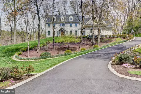 8 Cossart Manor Rd, Chadds Ford, PA 19317