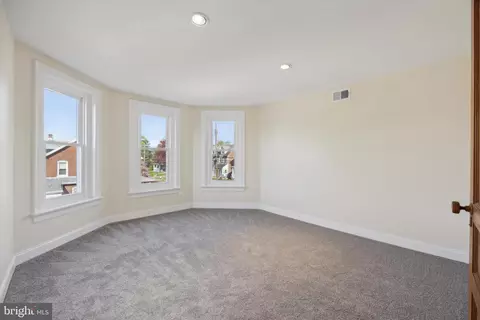 503 New St, Spring City, PA 19475 photo 7