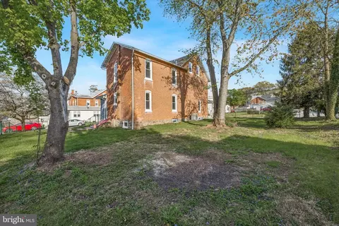 503 New St, Spring City, PA 19475 photo 9