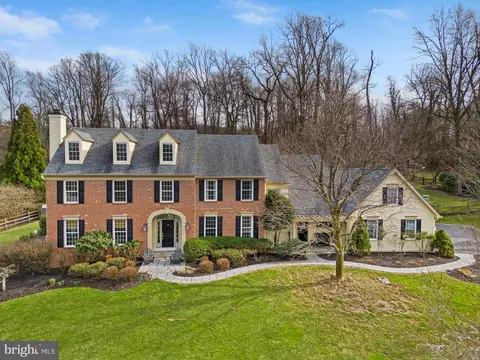 28 Great Woods Ln, Malvern, PA 19355