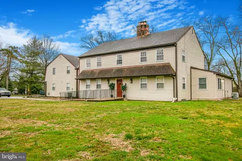 5 Campbell Ln, Phoenixville, PA 19460