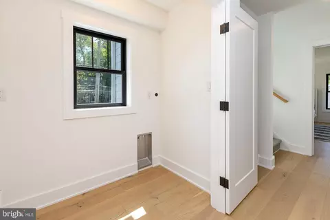 Entry Way - 993 Fairview Ave, Wayne, PA 19087 photo 2 of 2