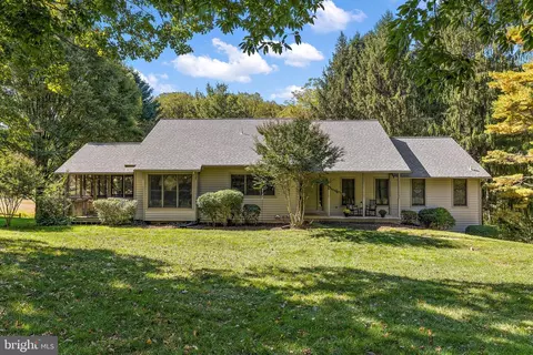 107 Foxfell Ln, Kennett Square, PA 19348